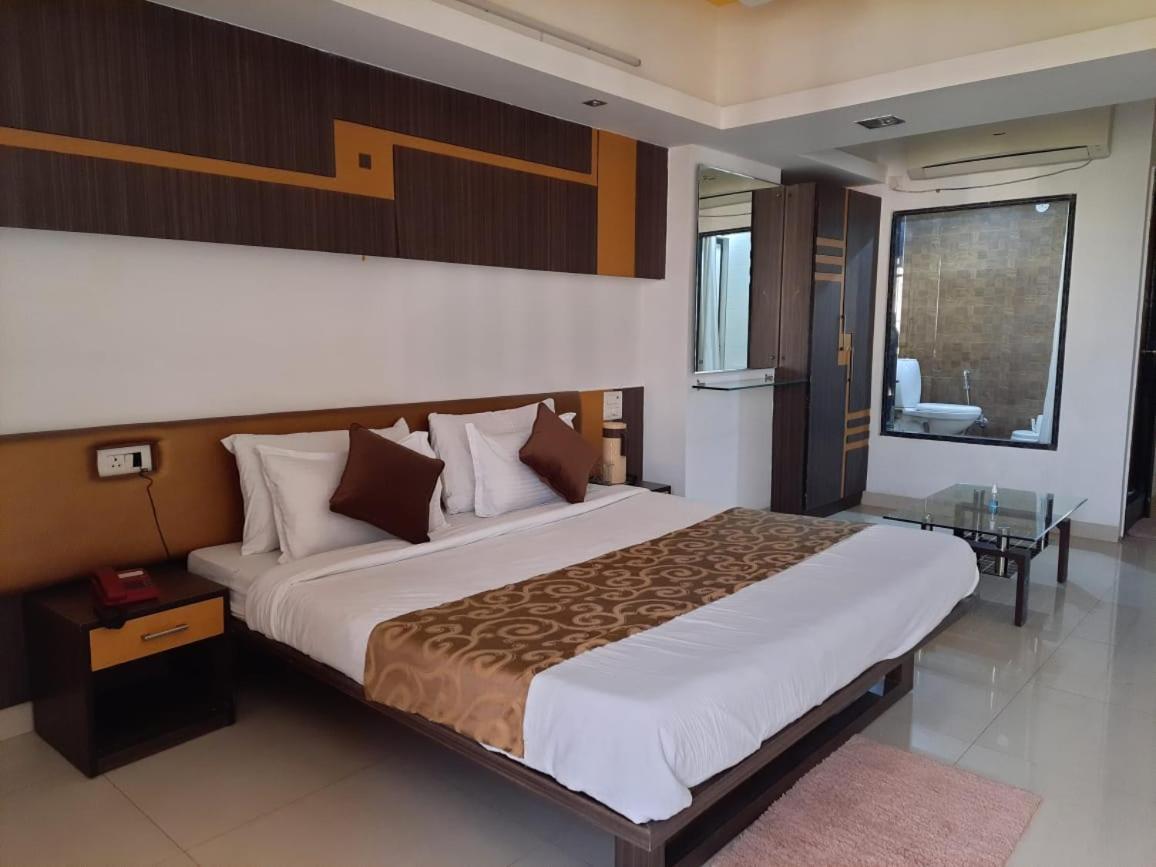 Hotel Grand Suites Индаур Экстерьер фото